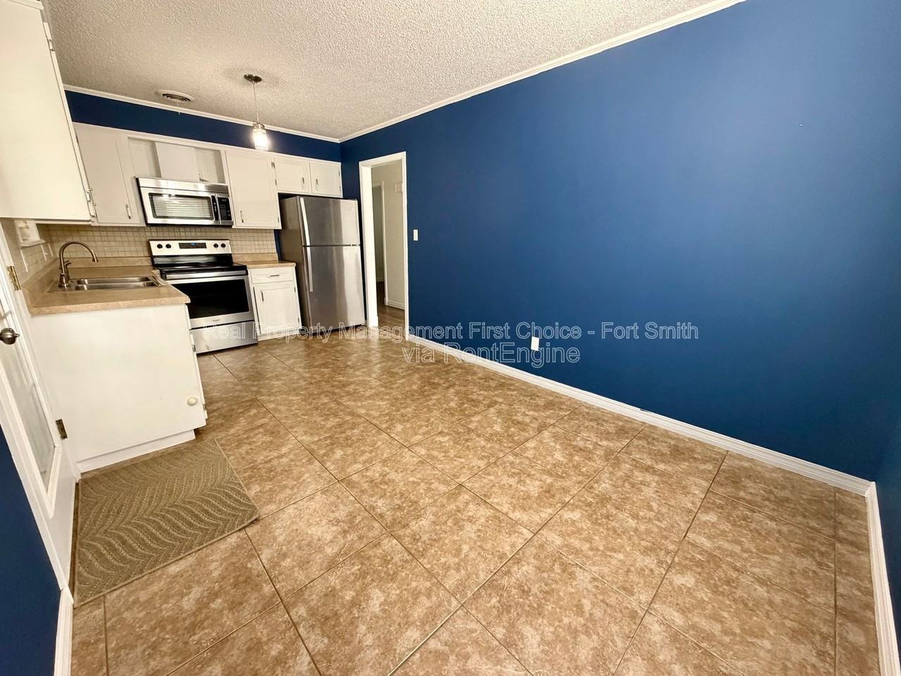 3 Cowden Ct - Photo 2 of 37