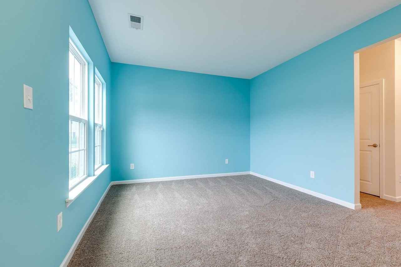 5920 Regal Crest Ter - Photo 4 of 38