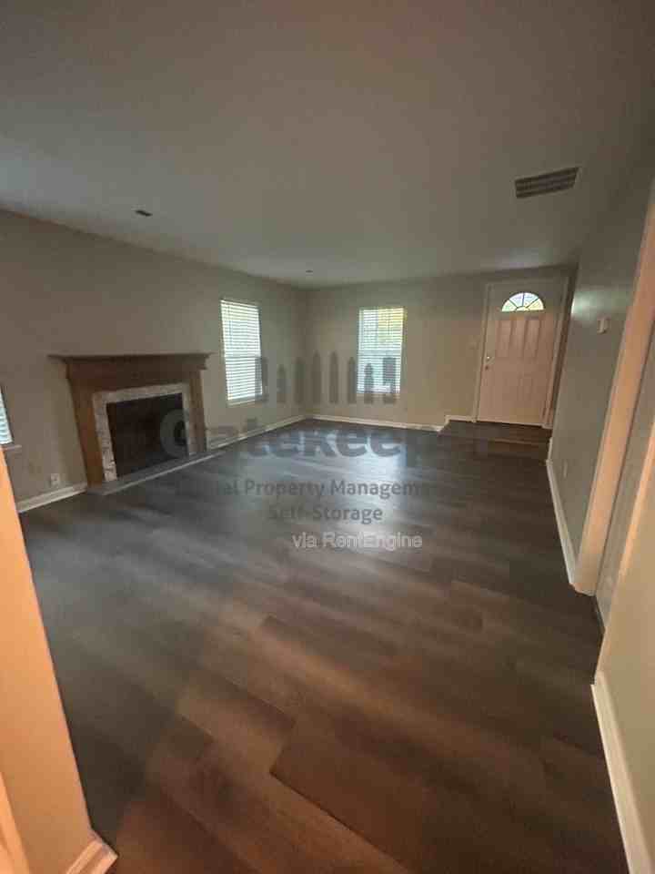310 Park Leaf - Photo 3 of 15