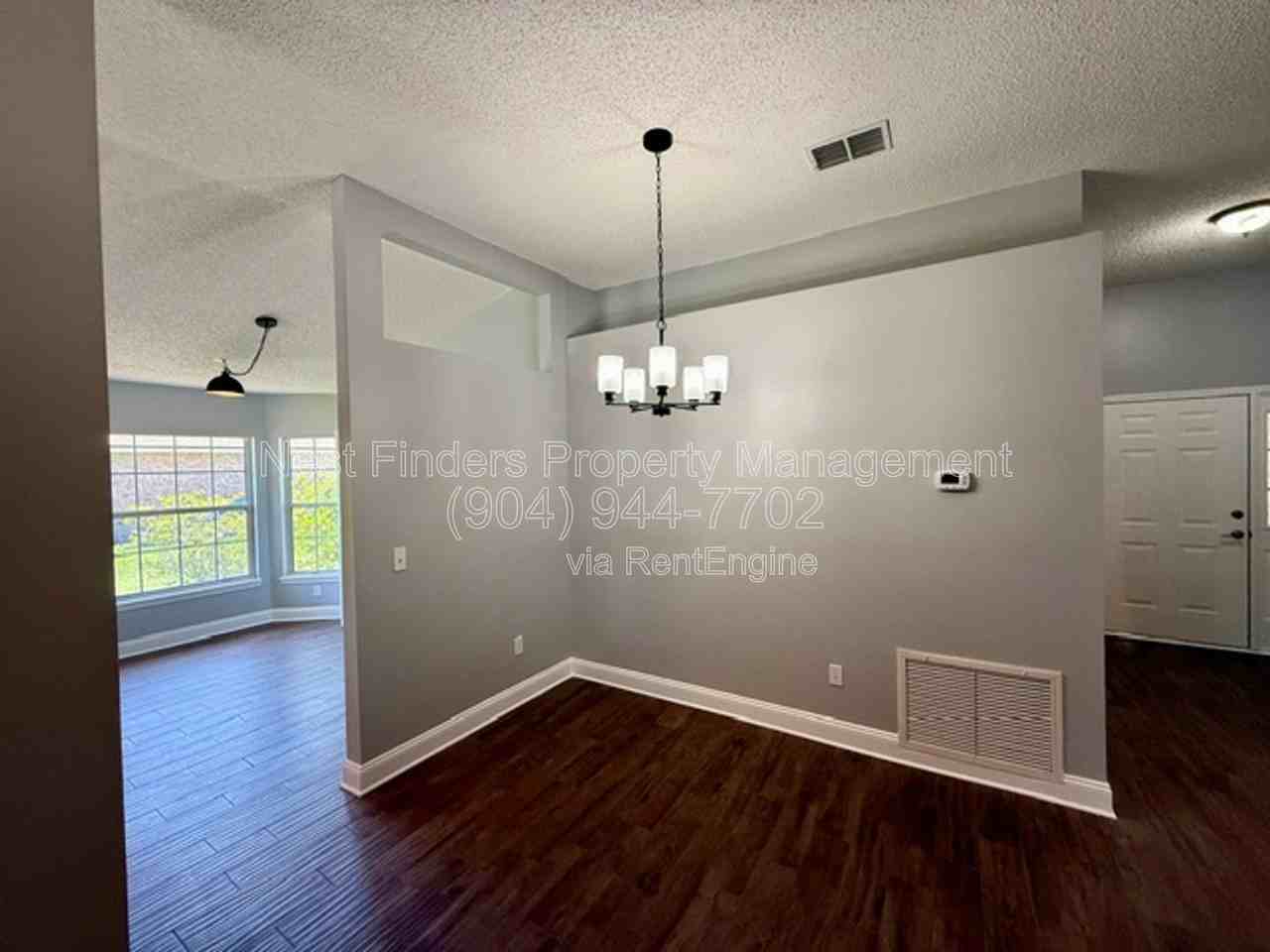 3139 Mountain Ash Road East - Photo 7 of 34