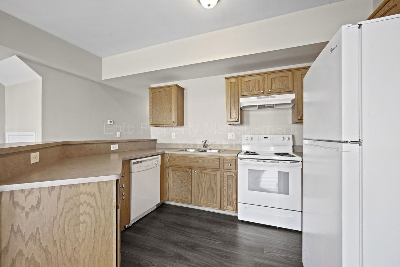 14138 Webster Dr - Photo 2 of 11