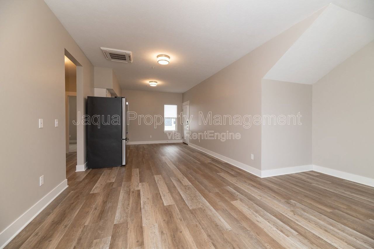 24279 W Mcgillen Ave #C12 - Photo 4 of 14