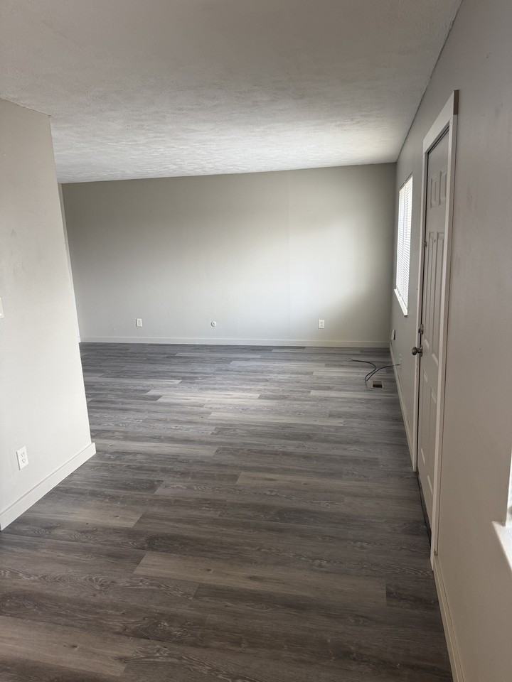 908 East 17th Avenue - Photo 3 of 12