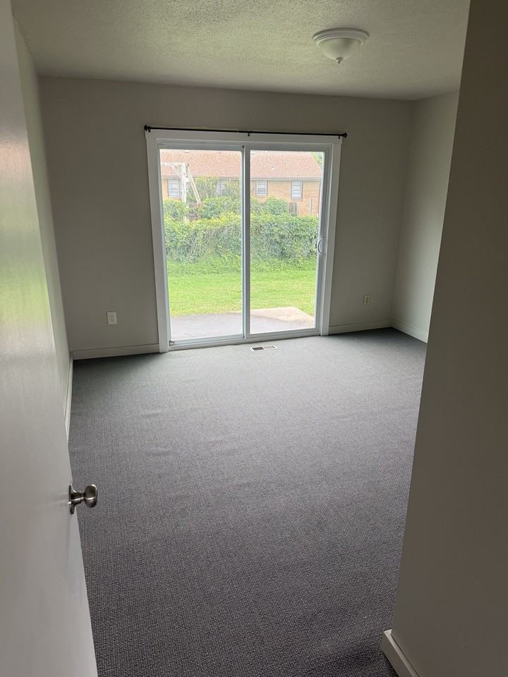 908 East 17th Avenue - Photo 5 of 12