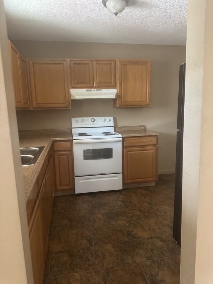 908 East 17th Avenue - Photo 7 of 12