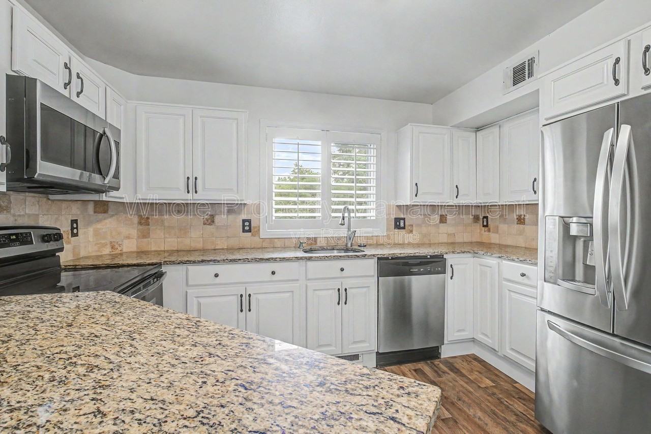 1330 S Monaco Street Pkwy #6 - Photo 7 of 26