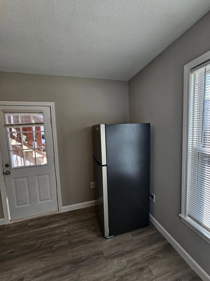 247 Grove St #1R - Photo 4 of 7