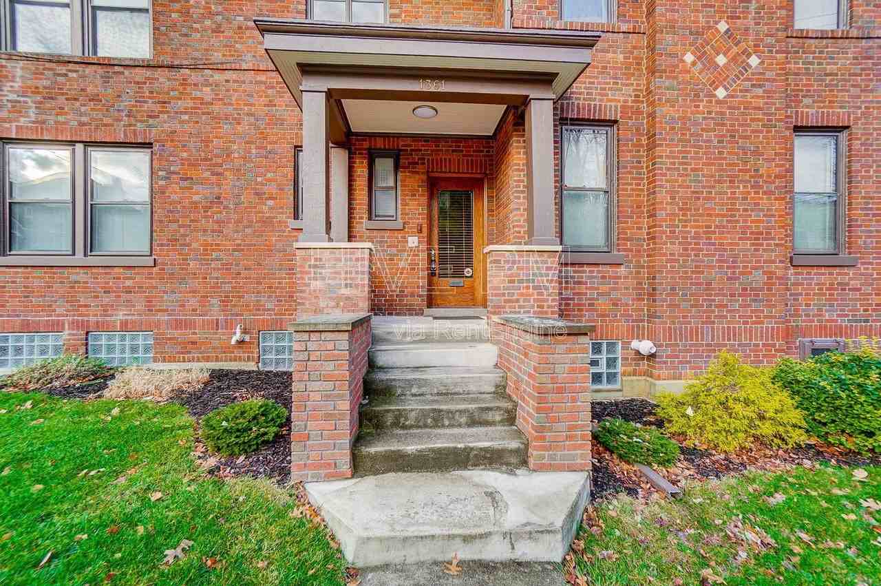 2881 Observatory Ave #2 - Photo 5 of 50