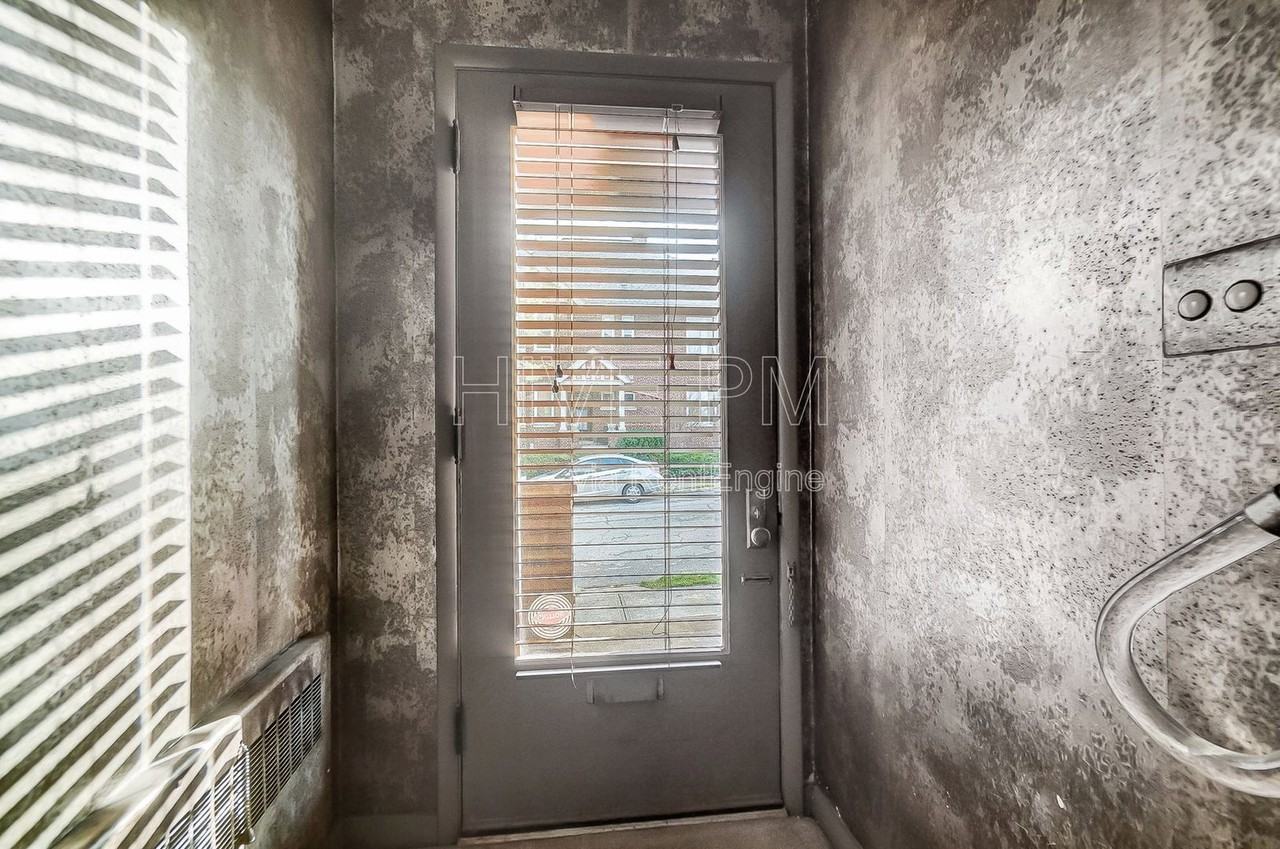 2881 Observatory Ave #2 - Photo 7 of 50