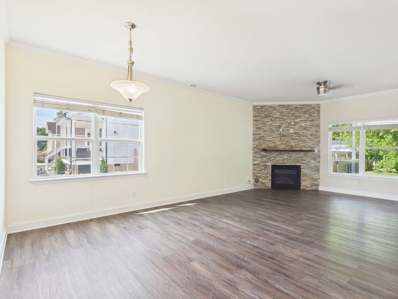 4901 Warwick Rd - Photo 5 of 50