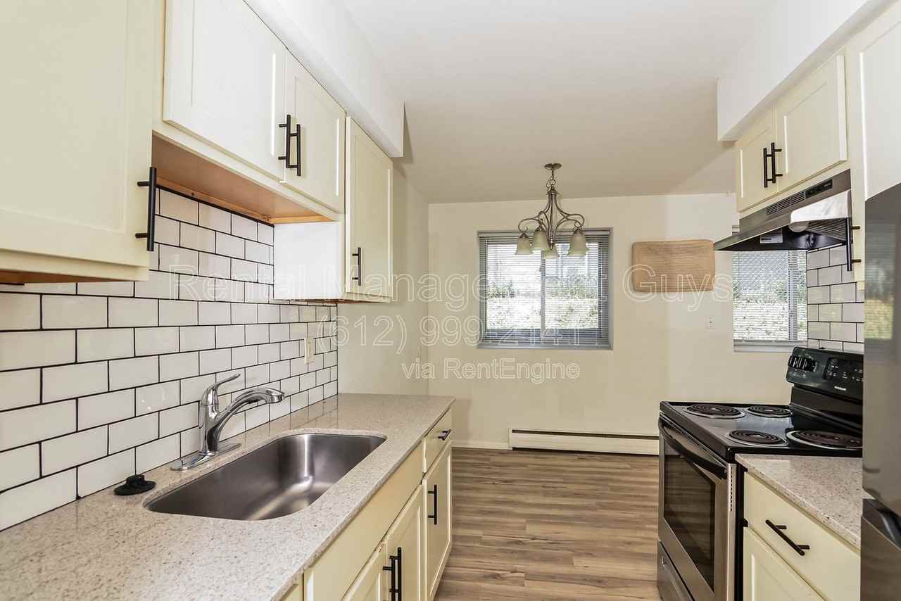 3001 N 3rd St #2 - Photo 3 of 14