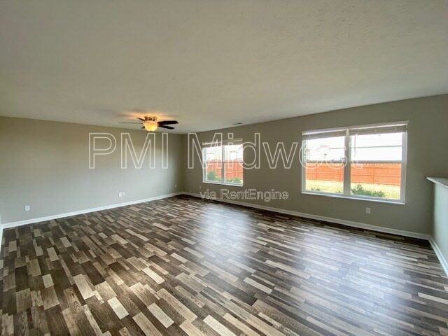8014 Harshaw Dr - Photo 5 of 50