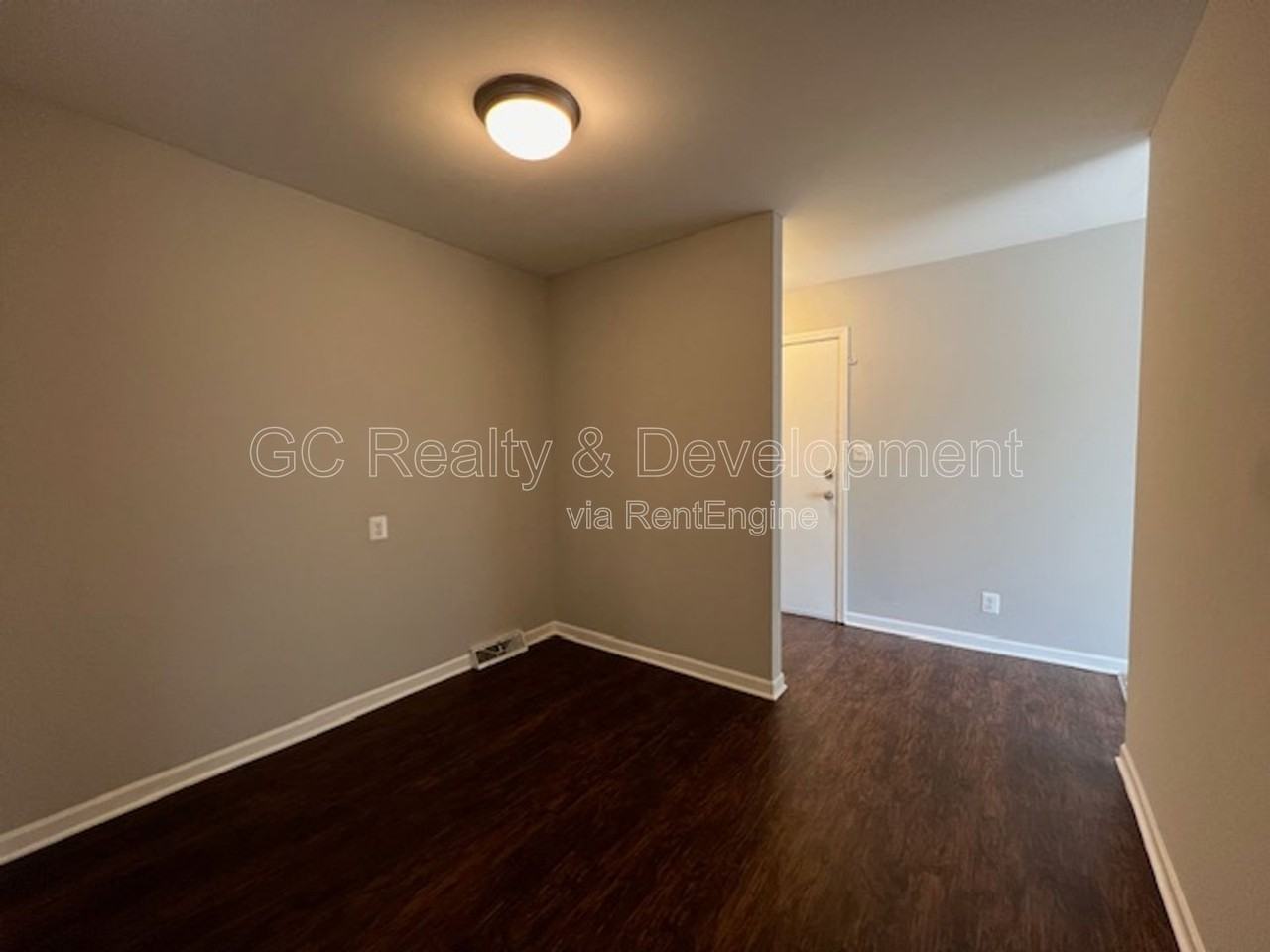 13 Simpson St #H - Photo 7 of 18