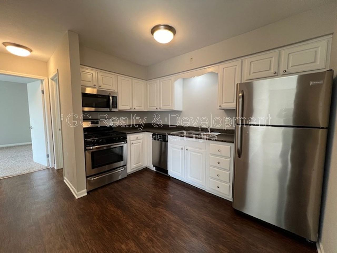 13 Simpson St #H - Photo 2 of 18