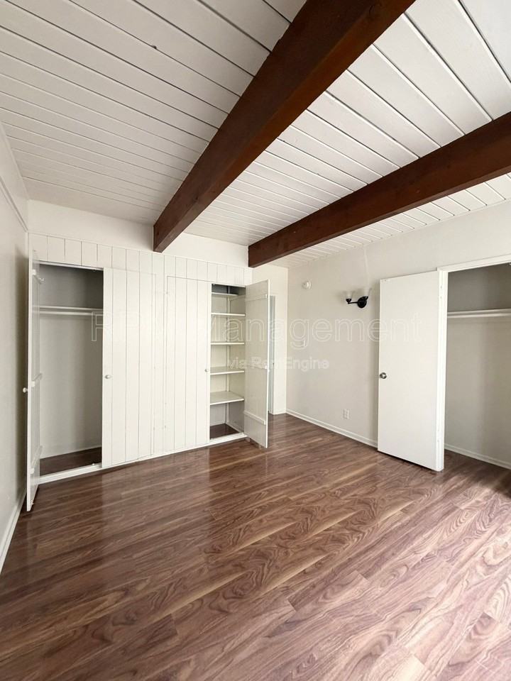 7032 Hawthorn Ave #4 - Photo 7 of 9