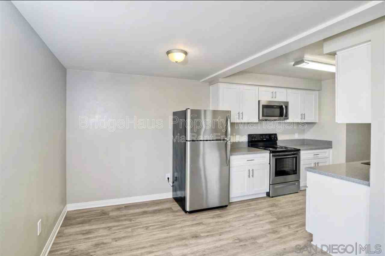 378 Moss St #14 - Photo 3 of 21