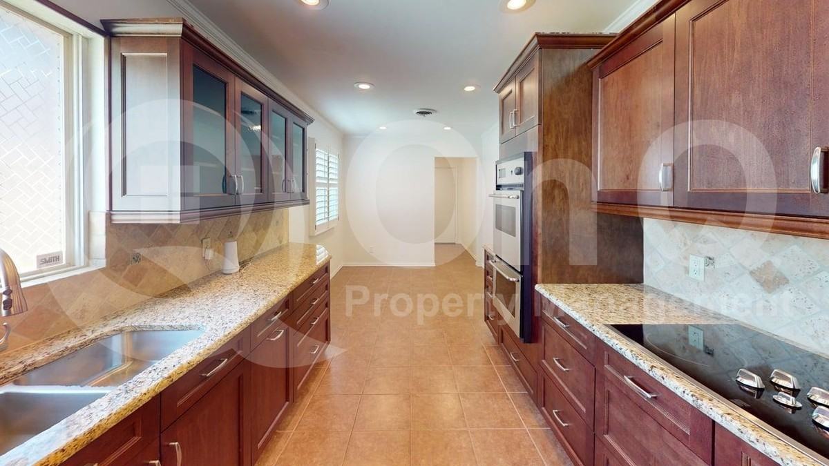12220 Hightower Pl - Photo 4 of 25
