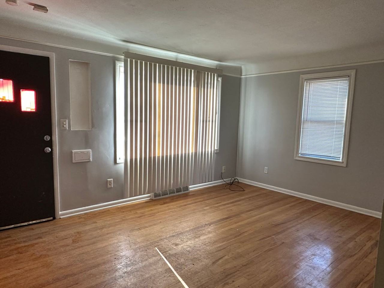 11018 Peony Ave - Photo 2 of 14