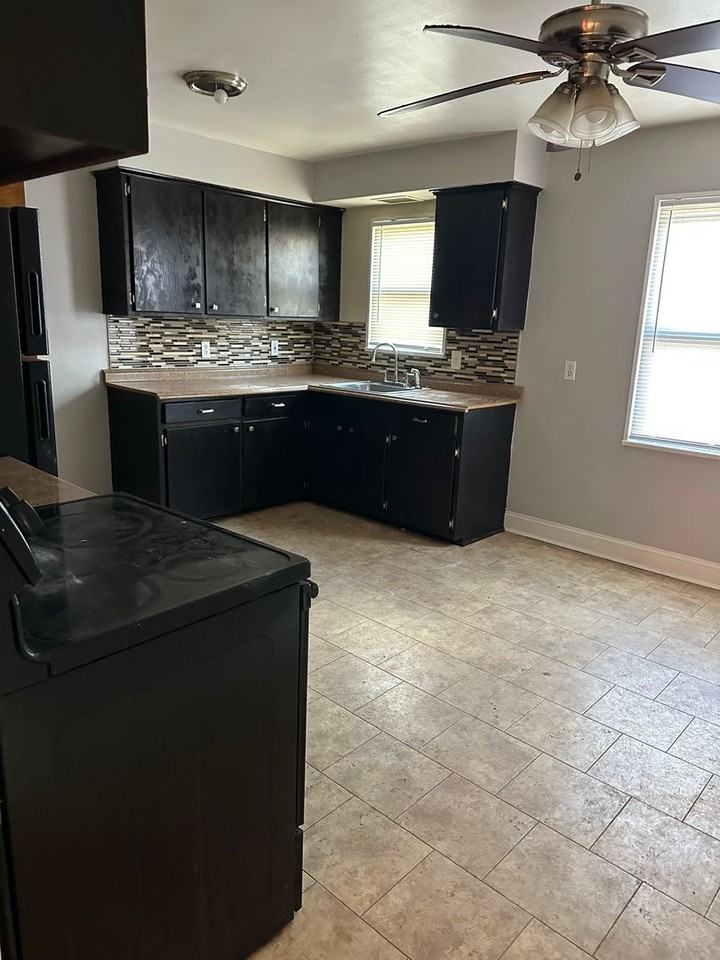 11018 Peony Ave - Photo 3 of 14