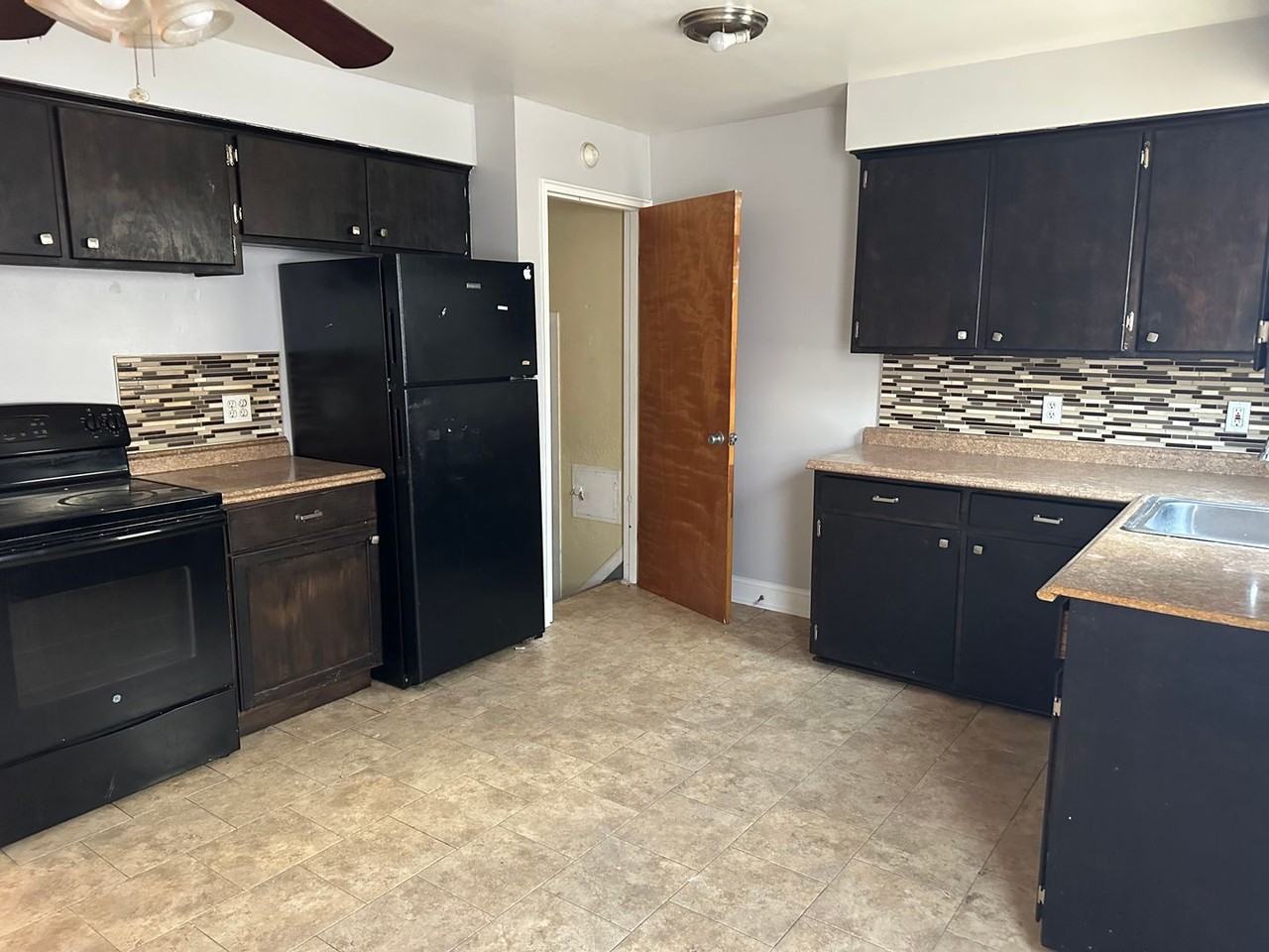 11018 Peony Ave - Photo 4 of 14