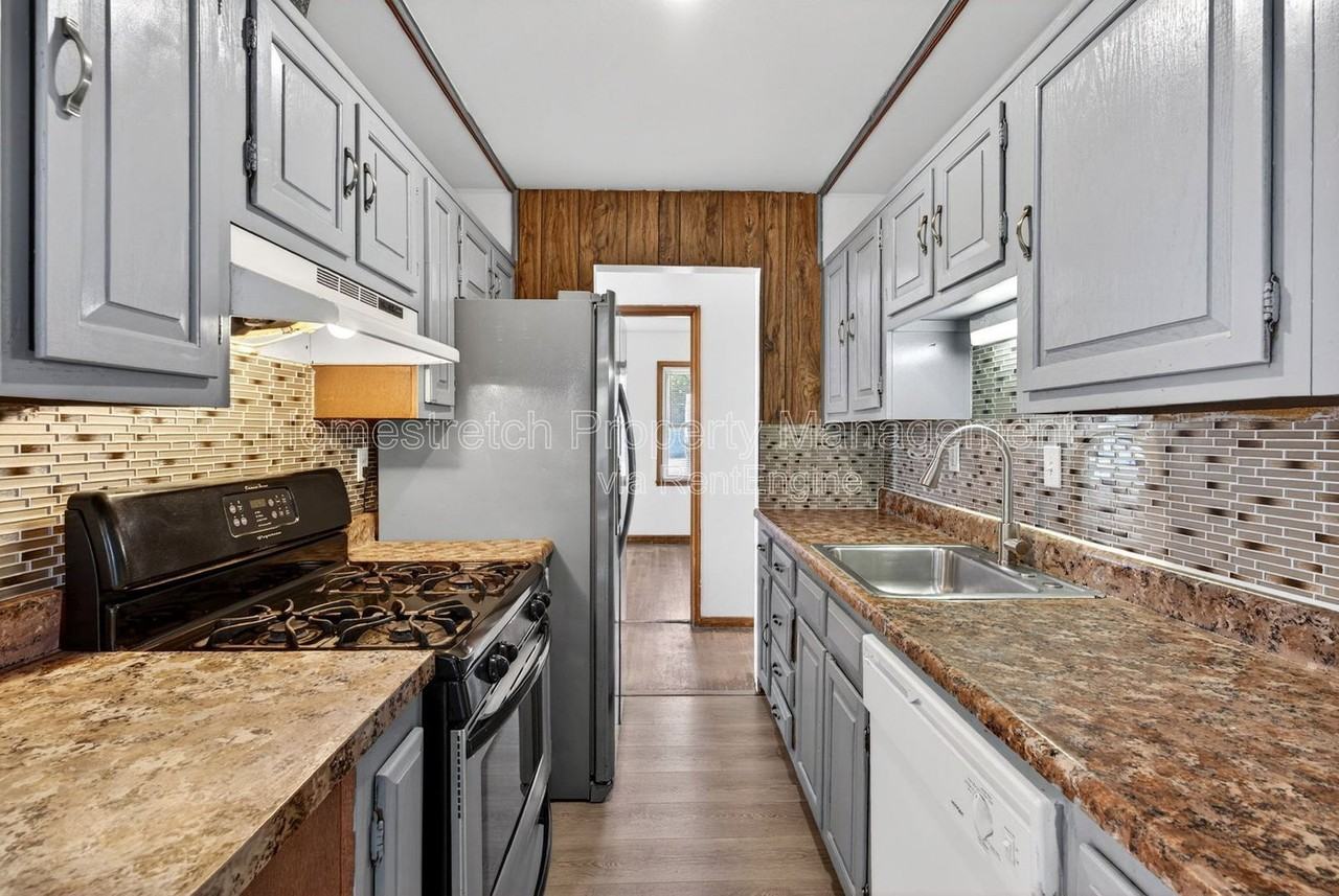 432 Midlothian Rd - Photo 3 of 38