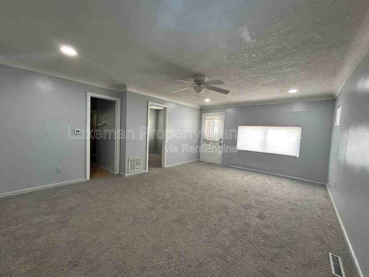 5816 Vermont Ave - Photo 2 of 8