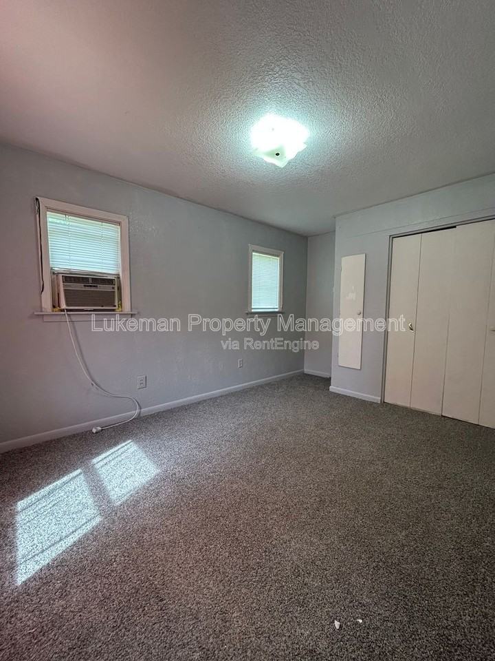 5816 Vermont Ave - Photo 5 of 8