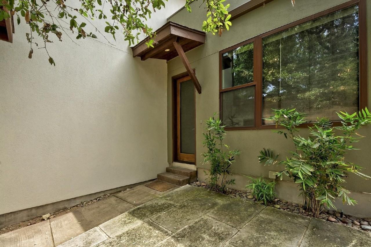 2111 Melridge Pl #B - Photo 3 of 26