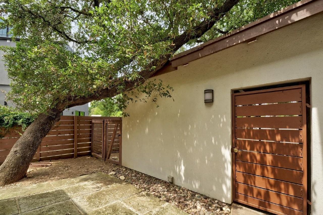 2111 Melridge Pl #B - Photo 4 of 26