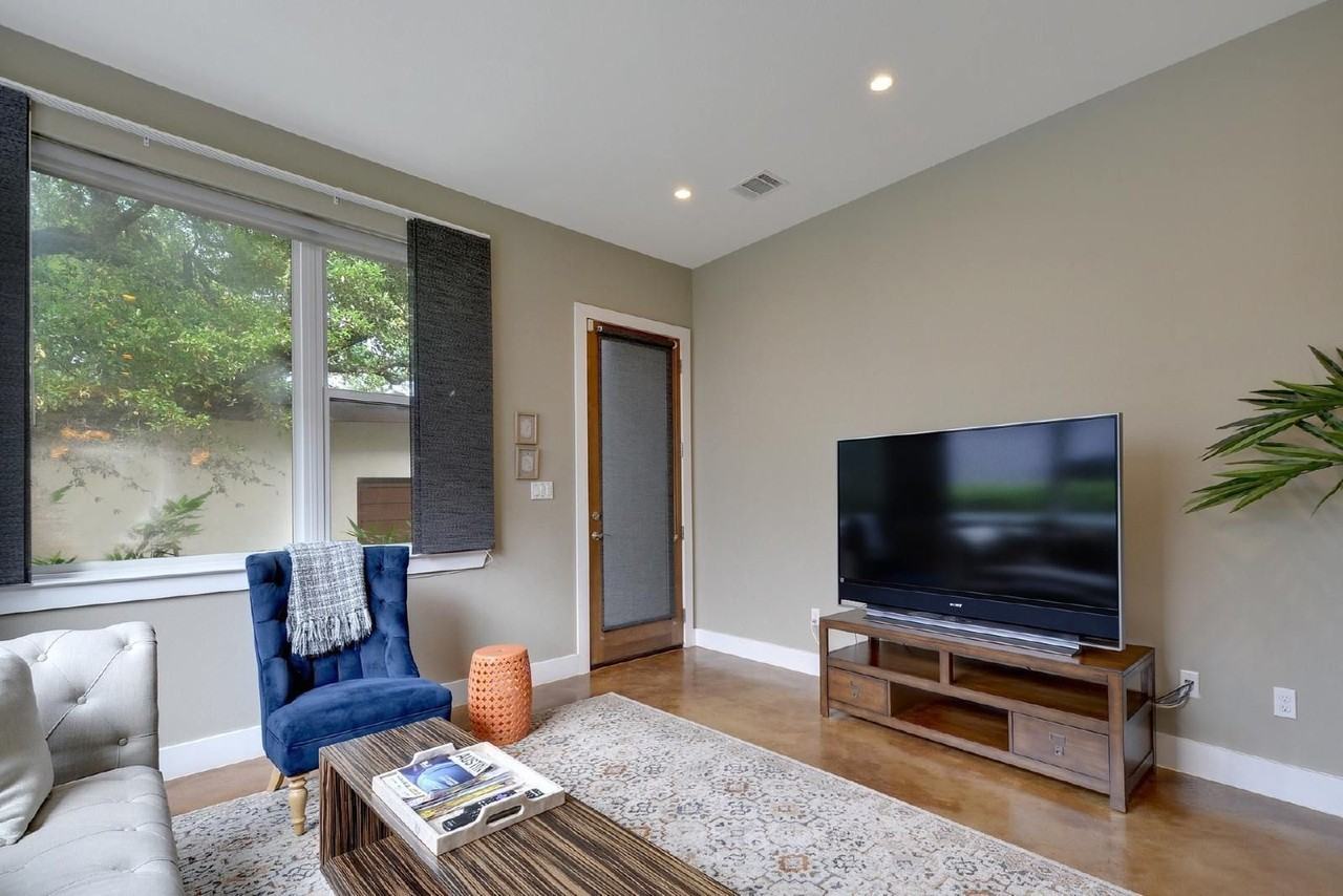 2111 Melridge Pl #B - Photo 7 of 26