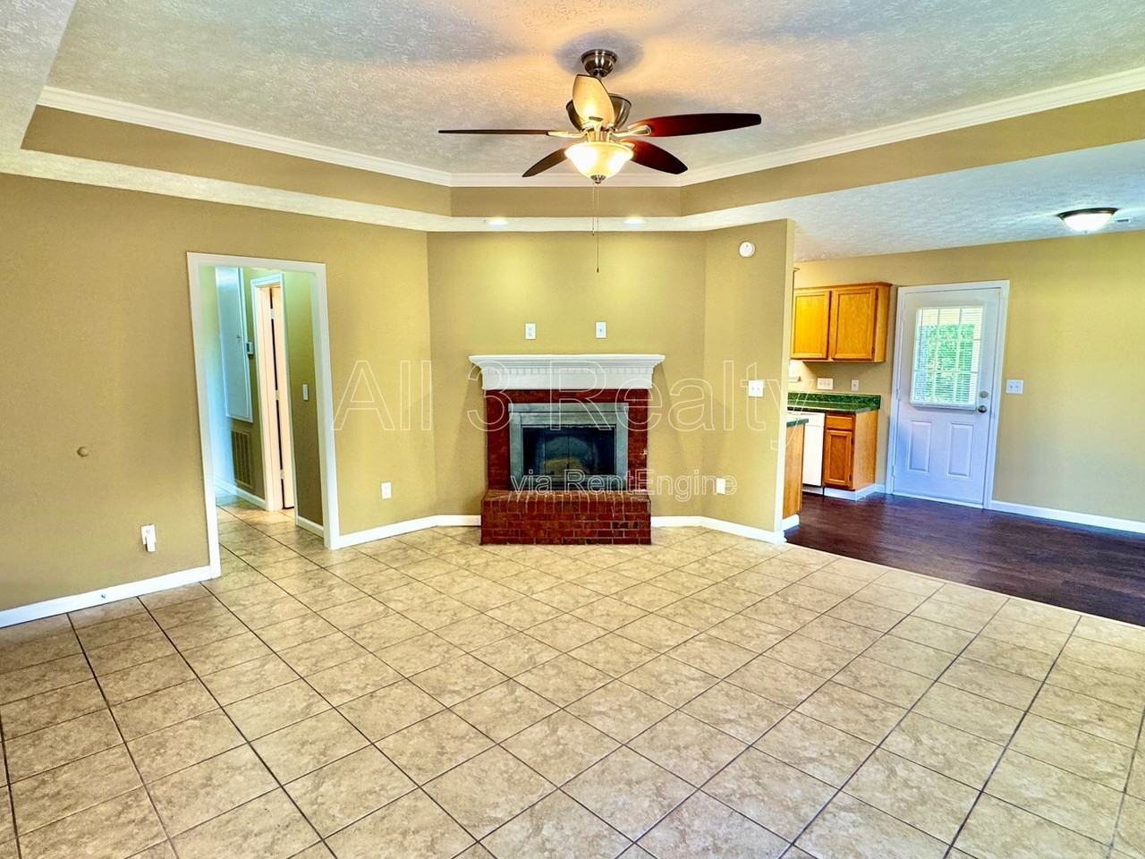 6917 Oak Side Dr - Photo 5 of 34