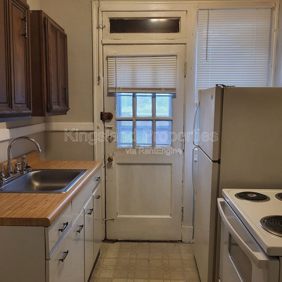 3862 S Spring Ave #3E - Photo 7 of 11