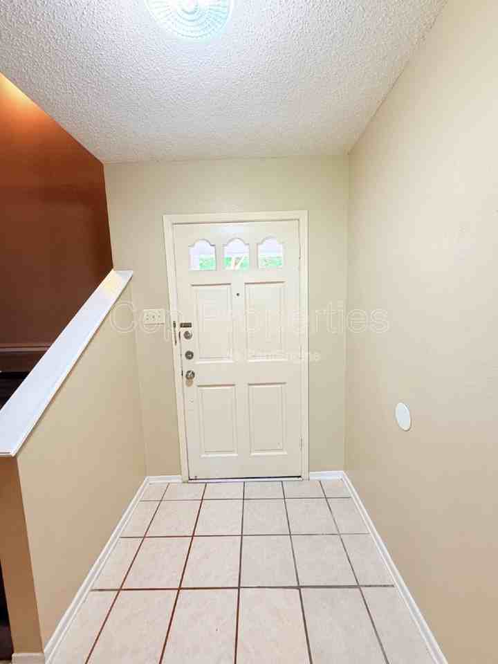 811 Jackson Keller Rd #3 - Photo 3 of 23