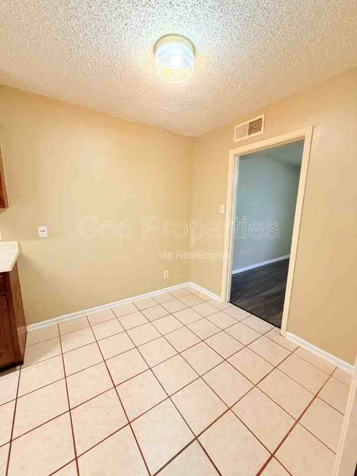 811 Jackson Keller Rd #3 - Photo 6 of 23