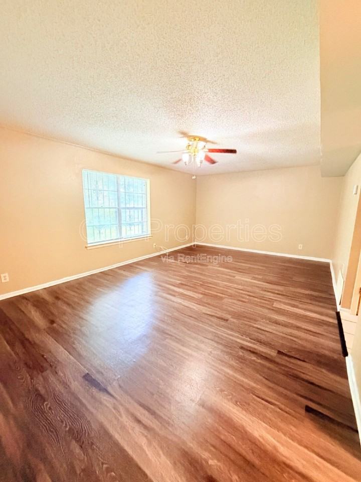 811 Jackson Keller Rd #3 - Photo 7 of 23
