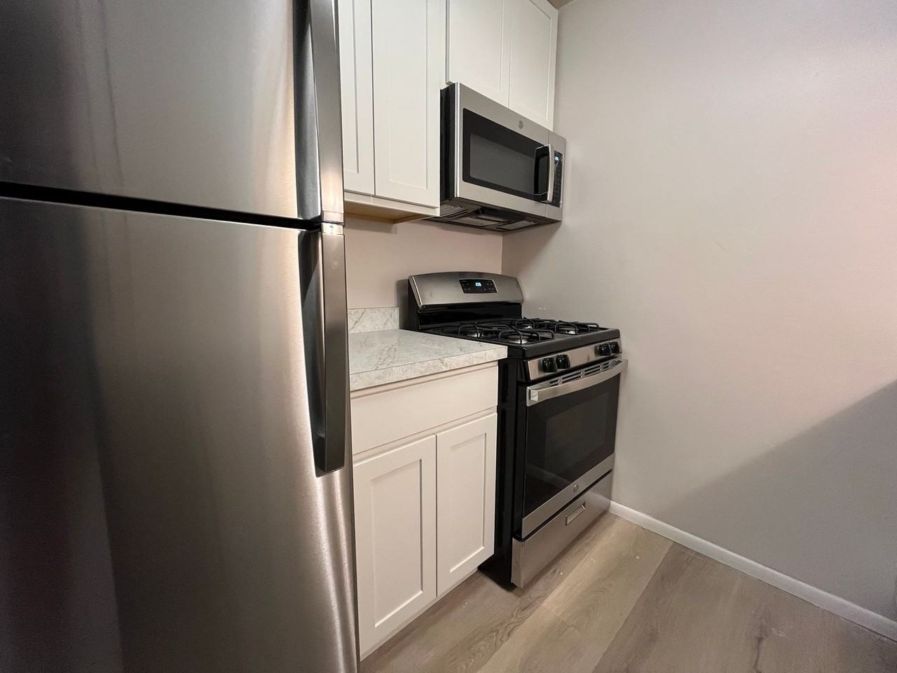 4246 S 60th St - Photo 4 of 28