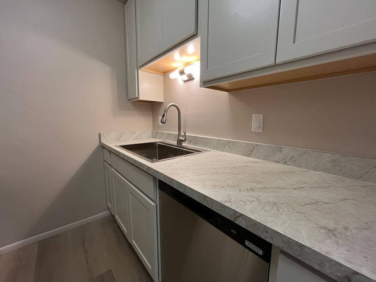 4246 S 60th St - Photo 5 of 28