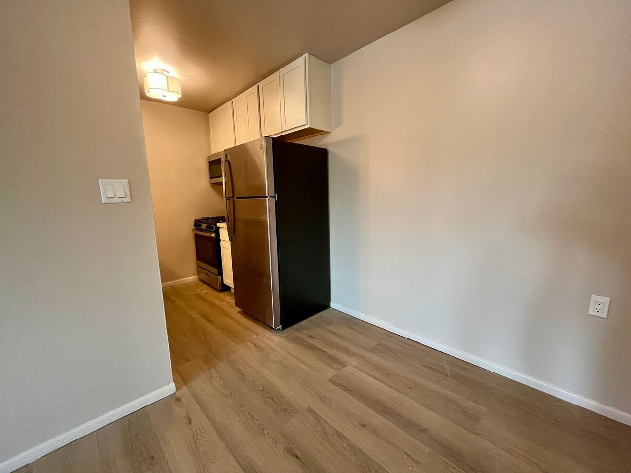 4246 S 60th St - Photo 4 of 31