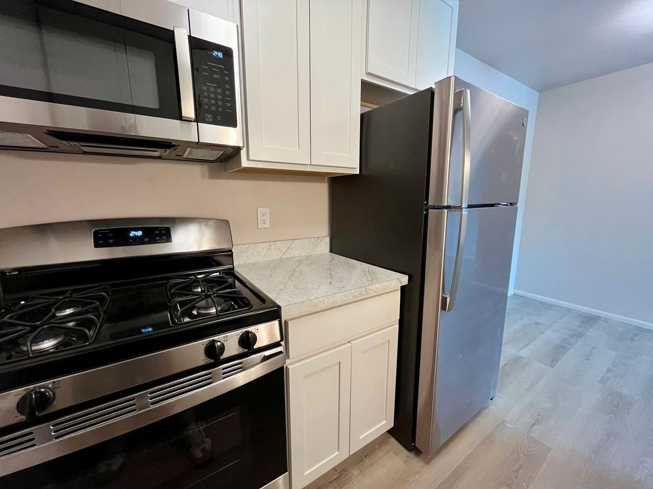 4246 S 60th St - Photo 6 of 31