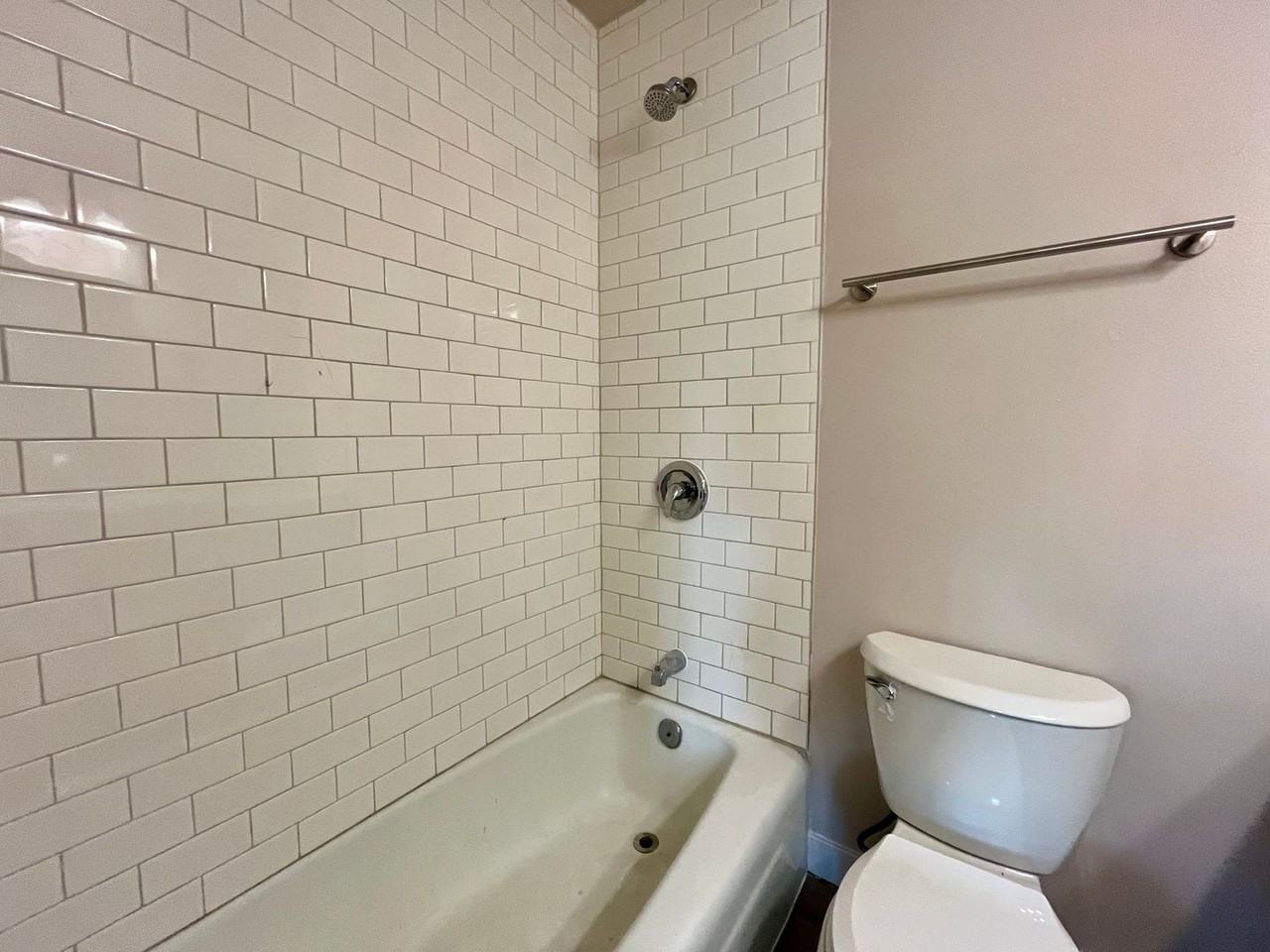 4246 S 60th St - Photo 7 of 31