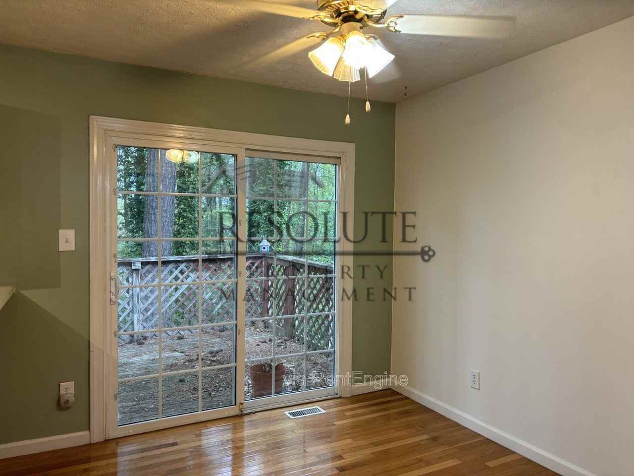 2204 Brett Cir - Photo 4 of 10