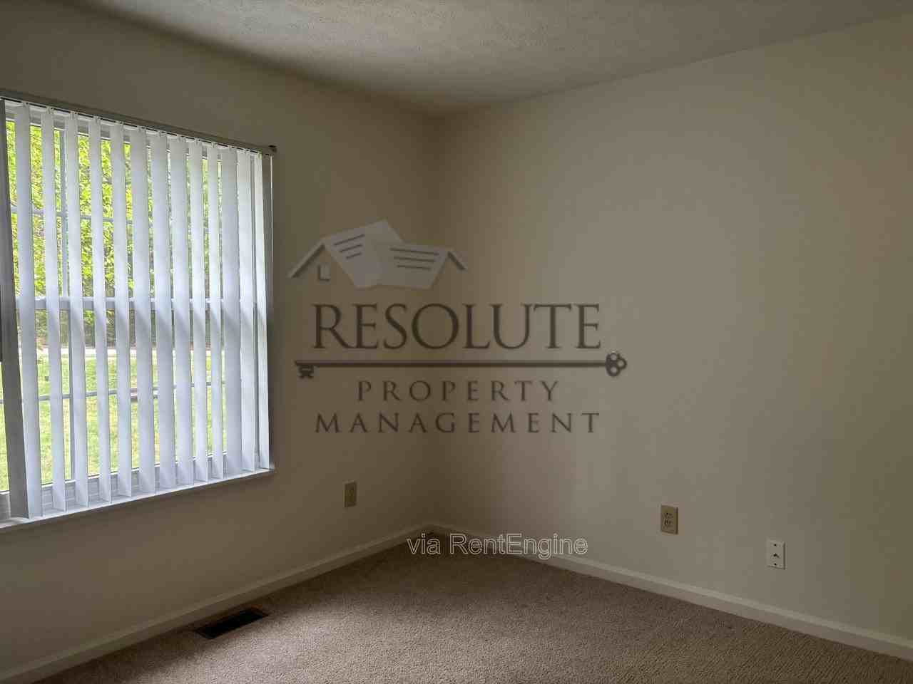 2204 Brett Cir - Photo 5 of 10