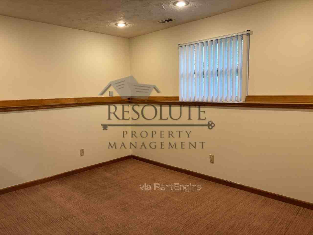 2204 Brett Cir - Photo 6 of 10