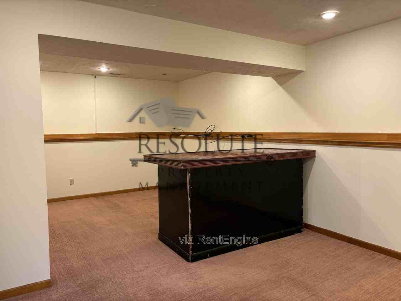2204 Brett Cir - Photo 7 of 10