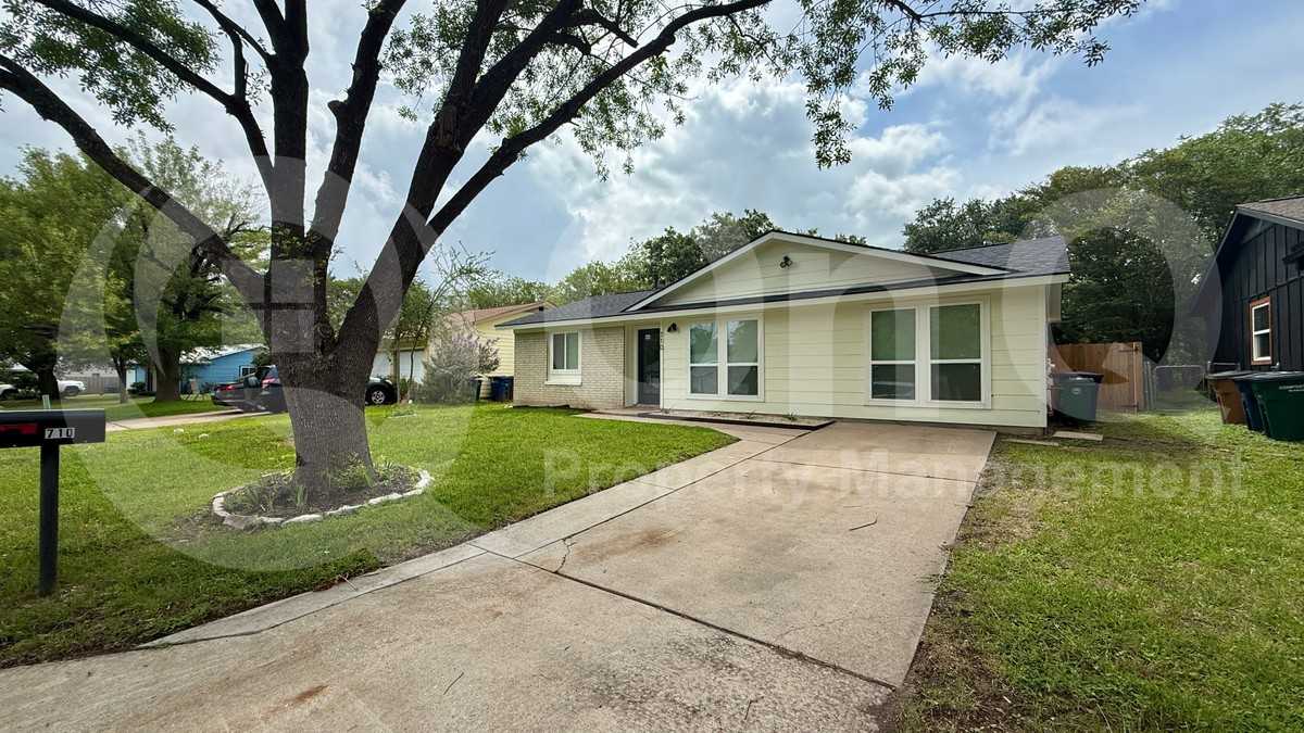 710 Wales Way - Photo 2 of 19