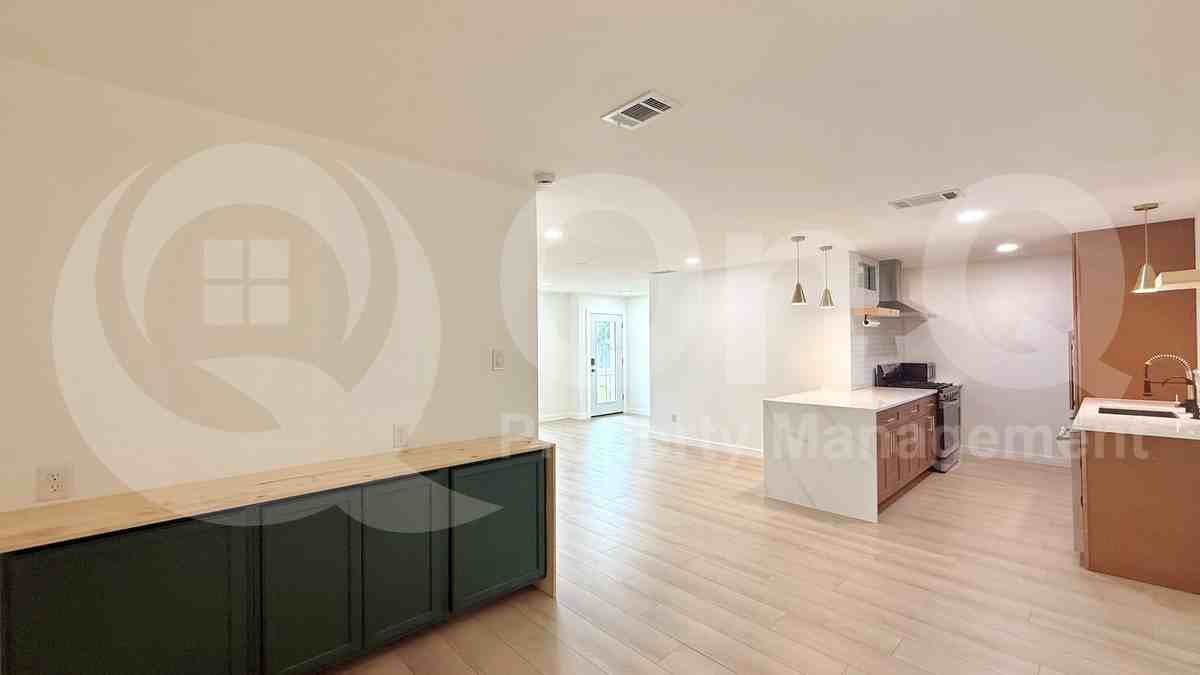 710 Wales Way - Photo 5 of 19