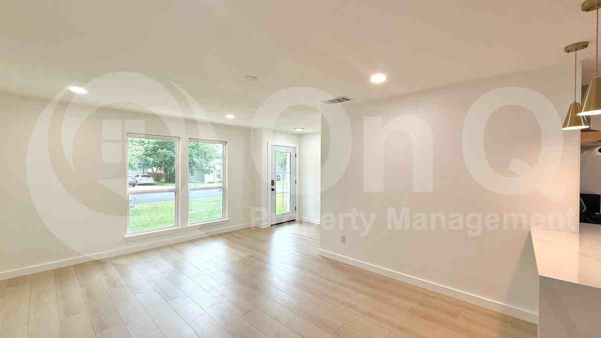 710 Wales Way - Photo 7 of 19