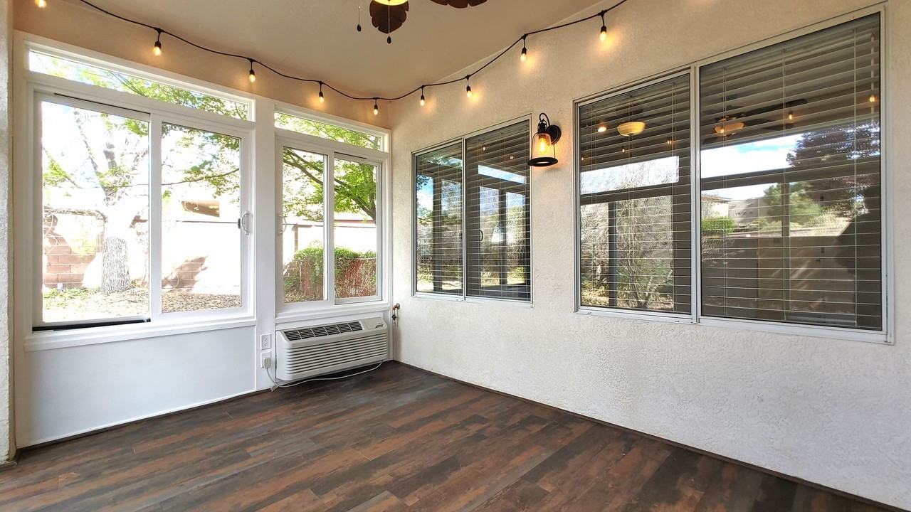 9037 Walter Bambrook Pl Ne - Photo 4 of 18