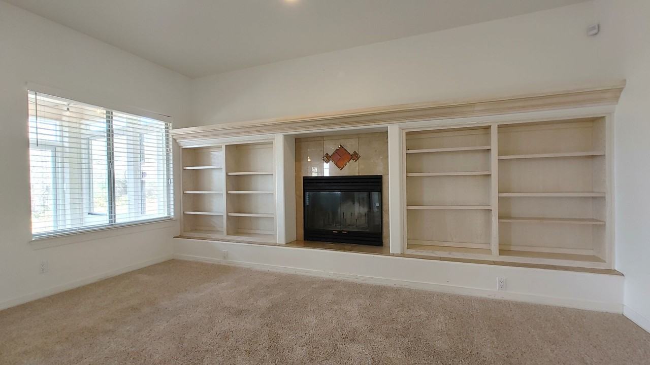 9037 Walter Bambrook Pl Ne - Photo 5 of 18