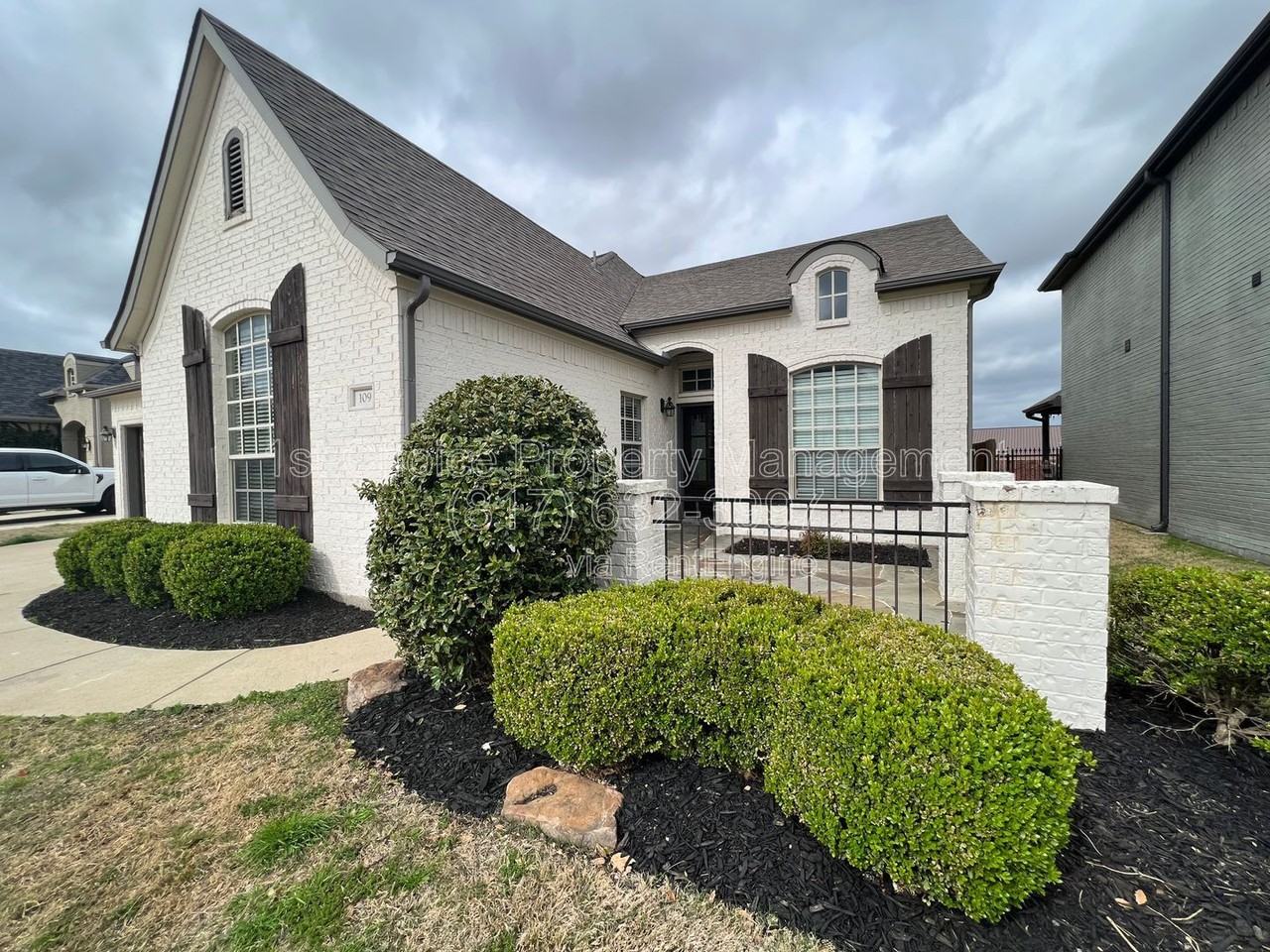 109 Parkview Dr - Photo 4 of 36